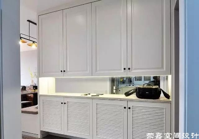 上海装修案例89平简约时尚小三房,工业风的客厅够个性